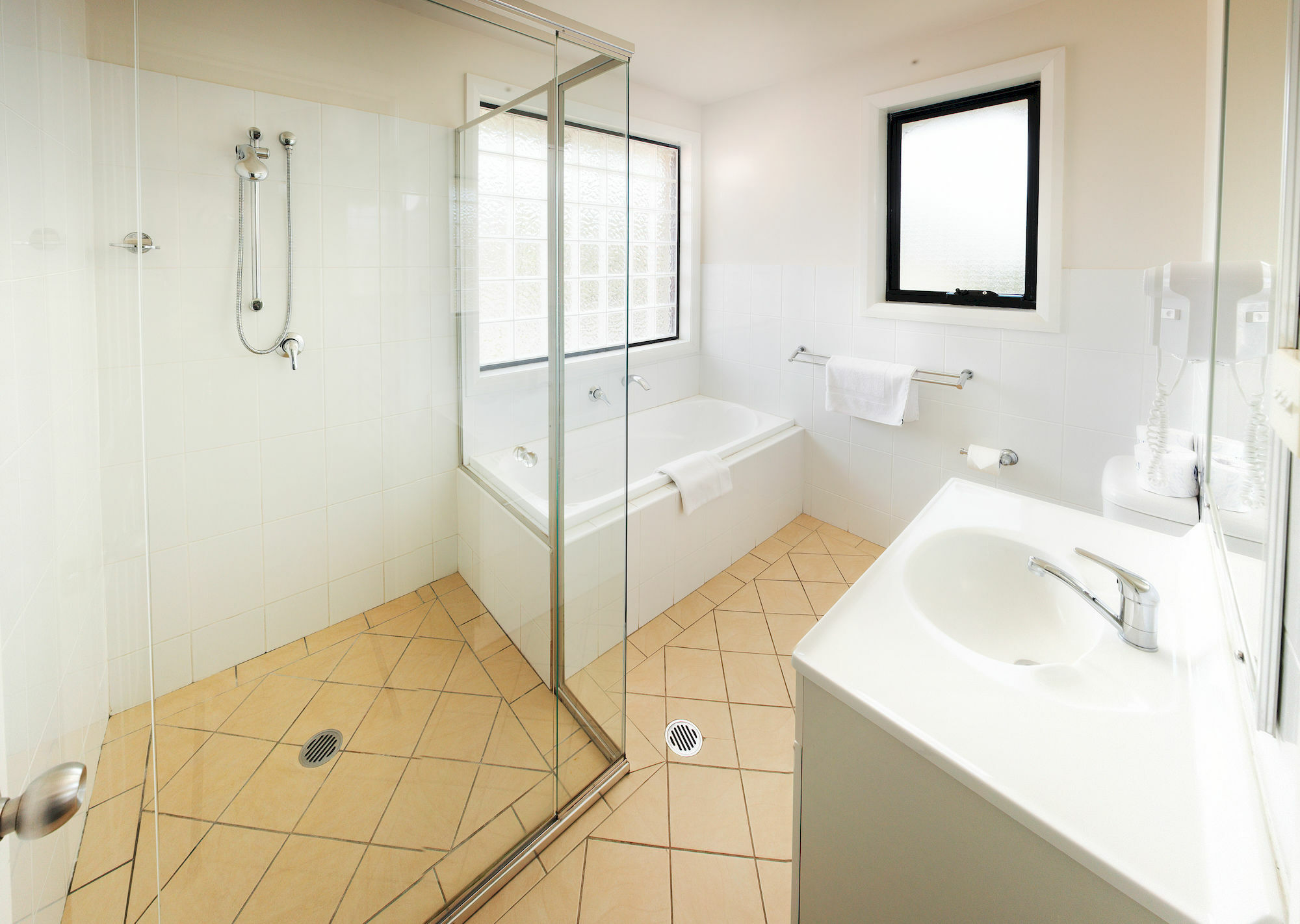 Charlestown Terrace Apartments Нюкасъл Екстериор снимка